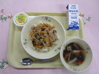 給食写真（5月8日）